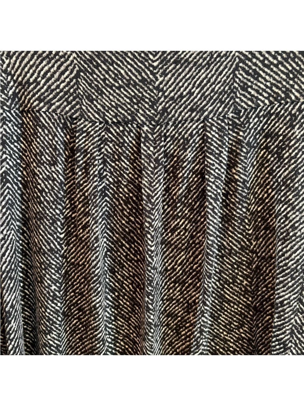 J. Jill Monochrome Zigzag Tunic Top - Picture 4 of 4